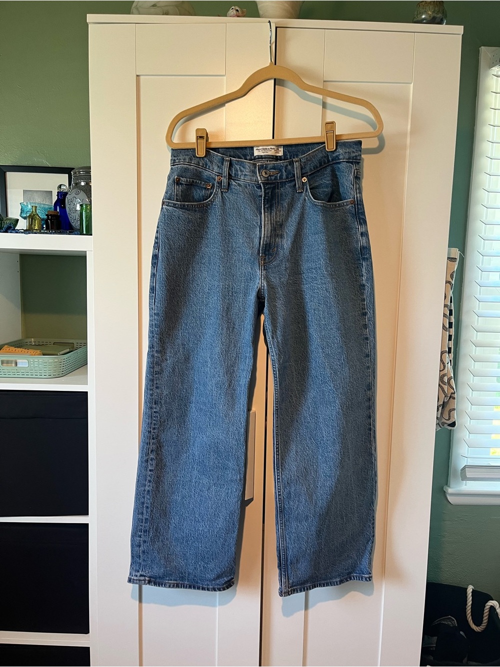 Abercrombie & Fitch Medium Blue Wide-Leg High-Rise Jeans - Picture 3 of 3
